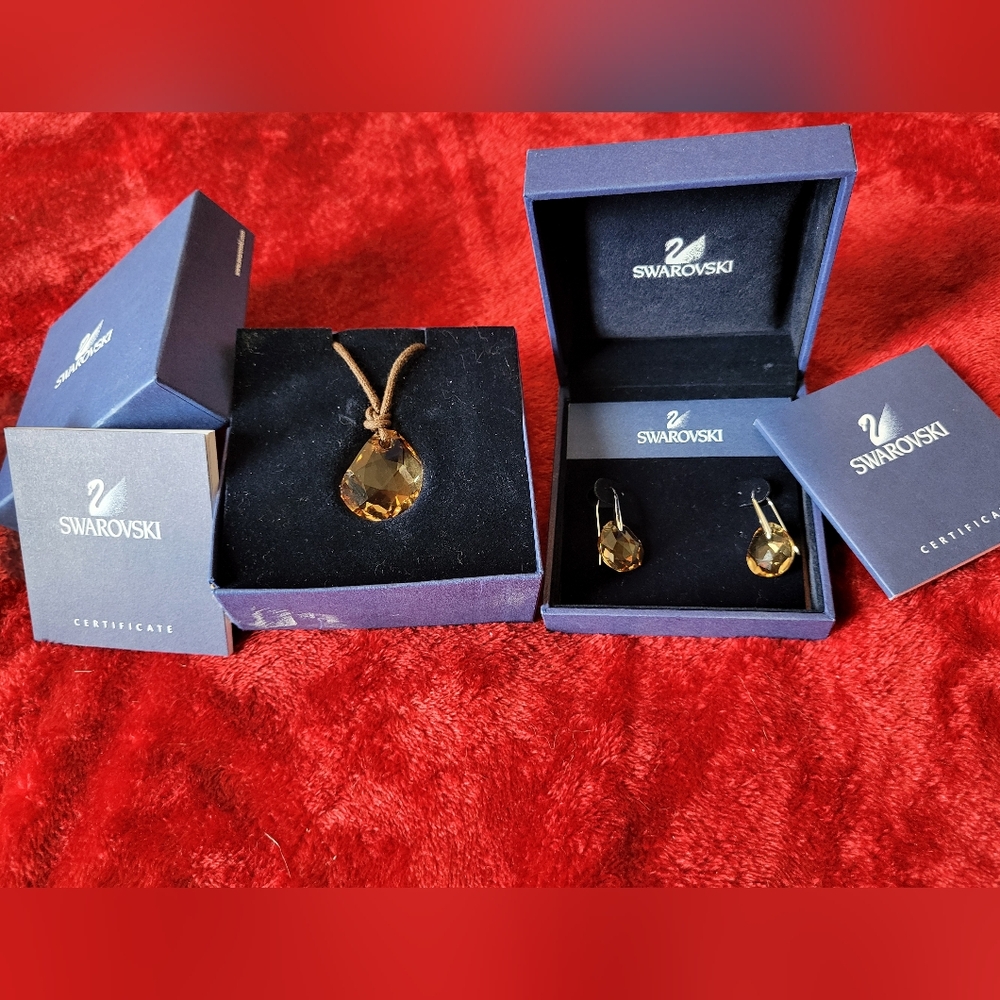 Beautiful Swarovski set